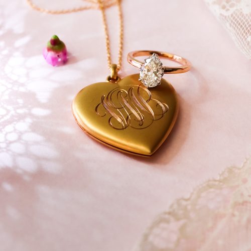 Victorian Love Blog Hero, Mobile