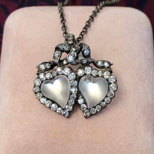 Love Victorian Style Blog Featured Image.