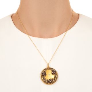 Art Nouveau 14K Tri-Color Gold Floral Locket 