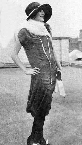 Art Deco Flapper Sporting a Sautoir.