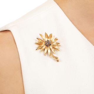 Mid-Century Sapphire-Centered Daisy Brooch